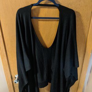Lululemon  cape